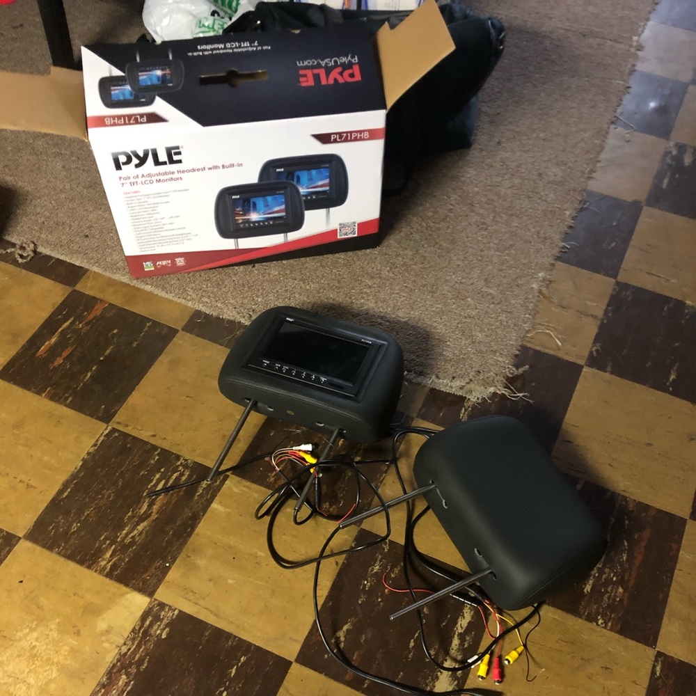 Pyle Headrest Monitors